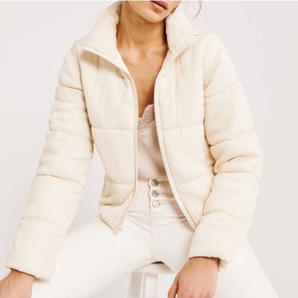 Abercrombie & Fitch - Super Soft Lightweight Puffer - Off White - Picture 1 of 3